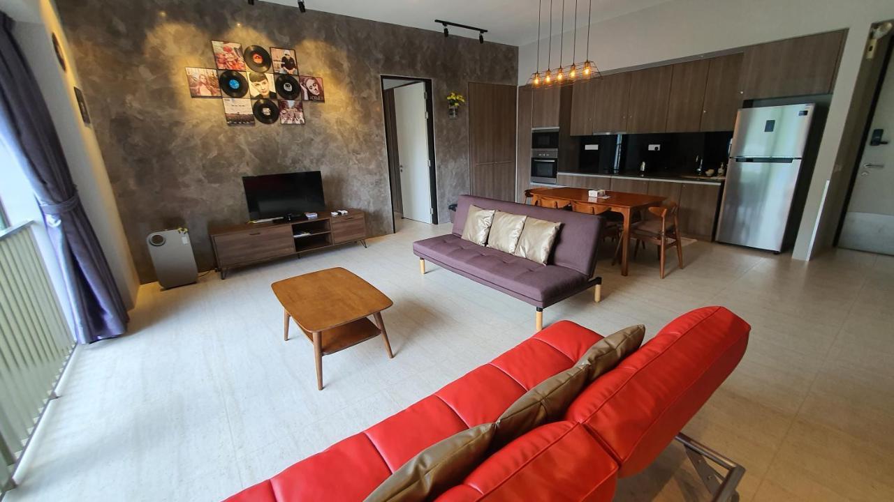 By The Sea Beach Luxury Resort - باتو فيرينغي المظهر الخارجي الصورة