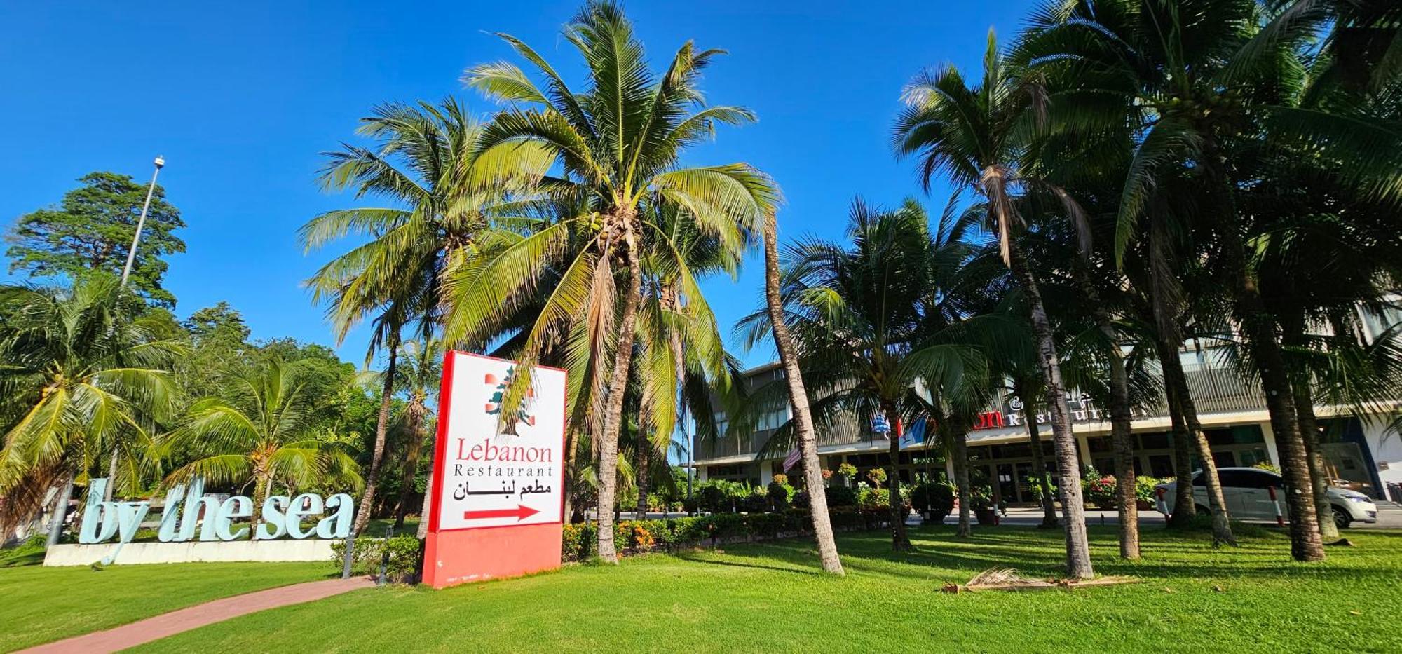 By The Sea Beach Luxury Resort - باتو فيرينغي المظهر الخارجي الصورة