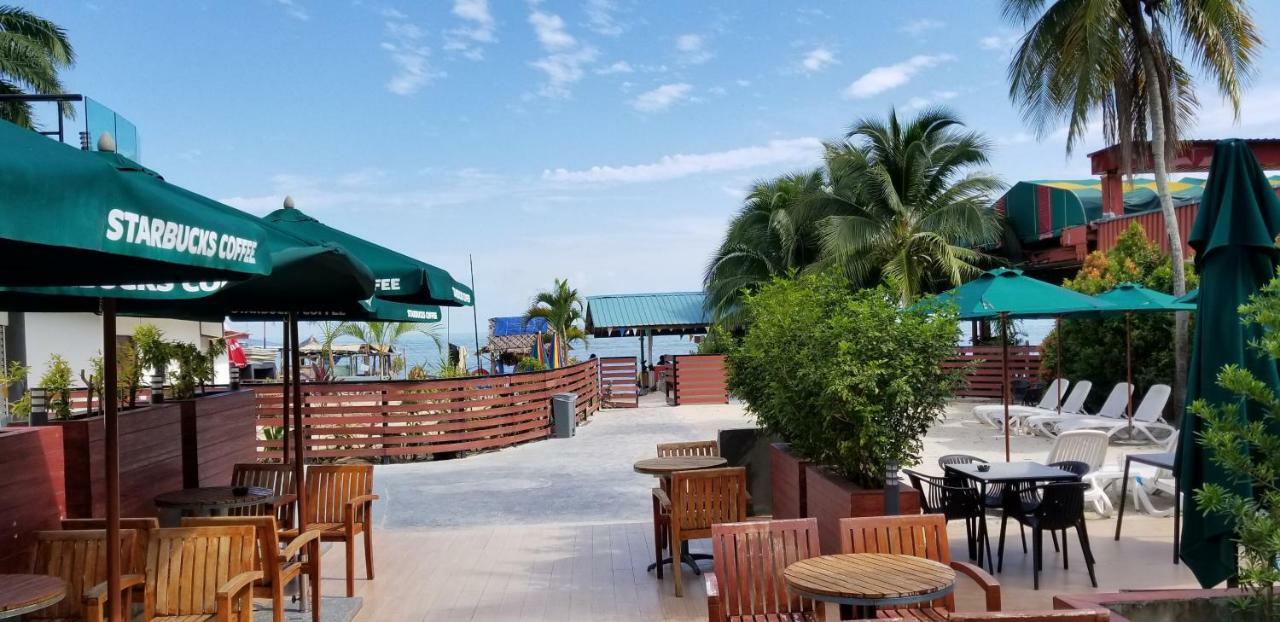 By The Sea Beach Luxury Resort - باتو فيرينغي المظهر الخارجي الصورة