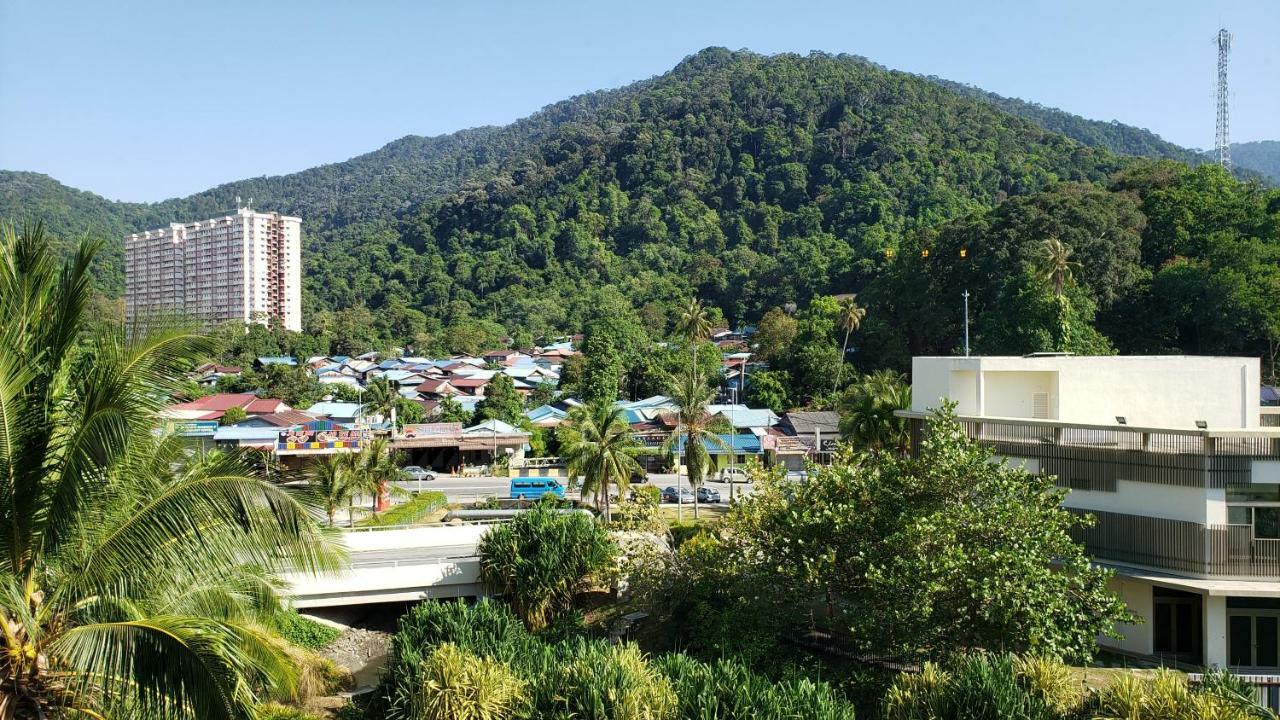 By The Sea Beach Luxury Resort - باتو فيرينغي المظهر الخارجي الصورة